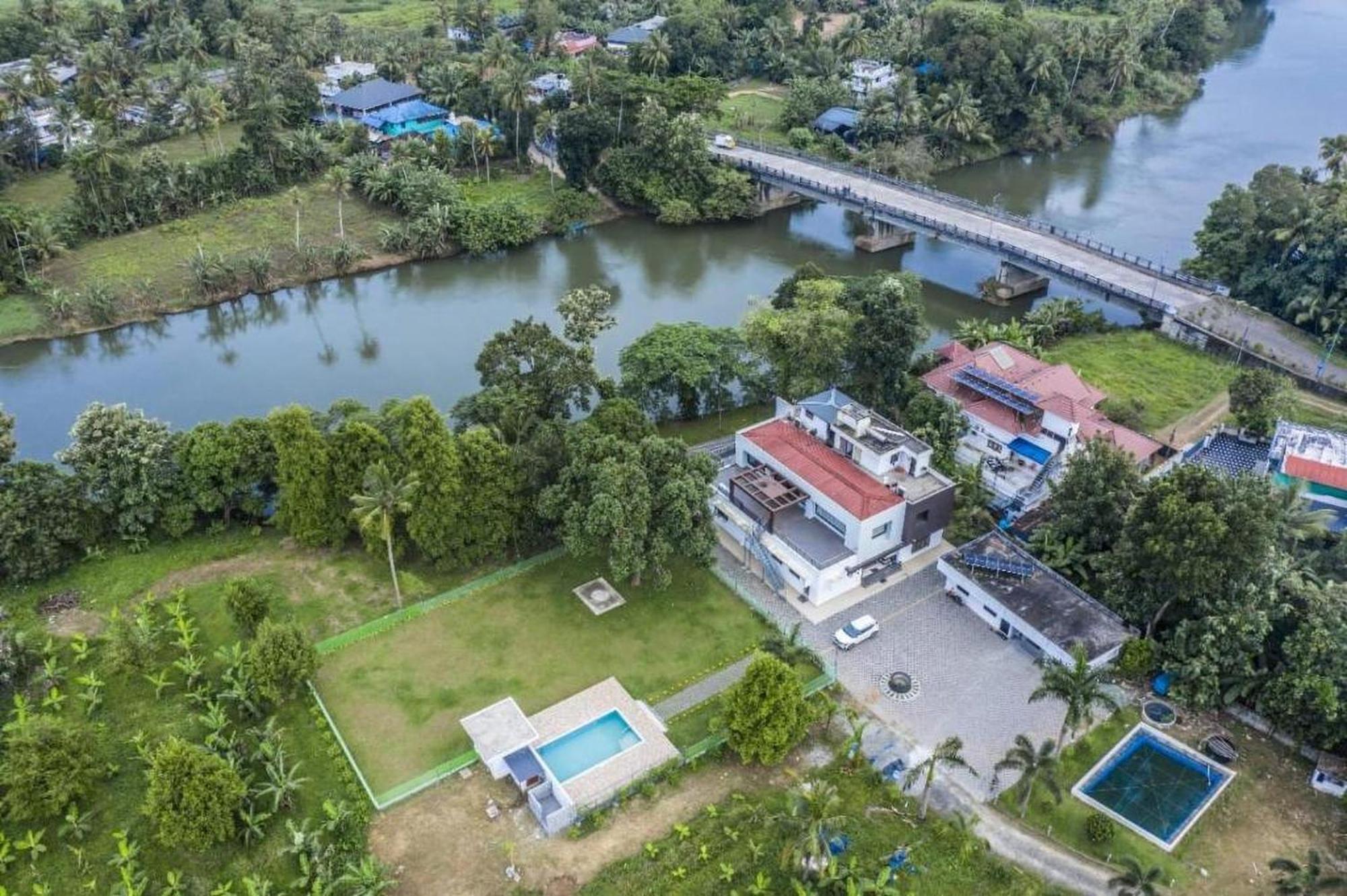 Nadhiyoram River Retreat Kochi Eksteriør billede