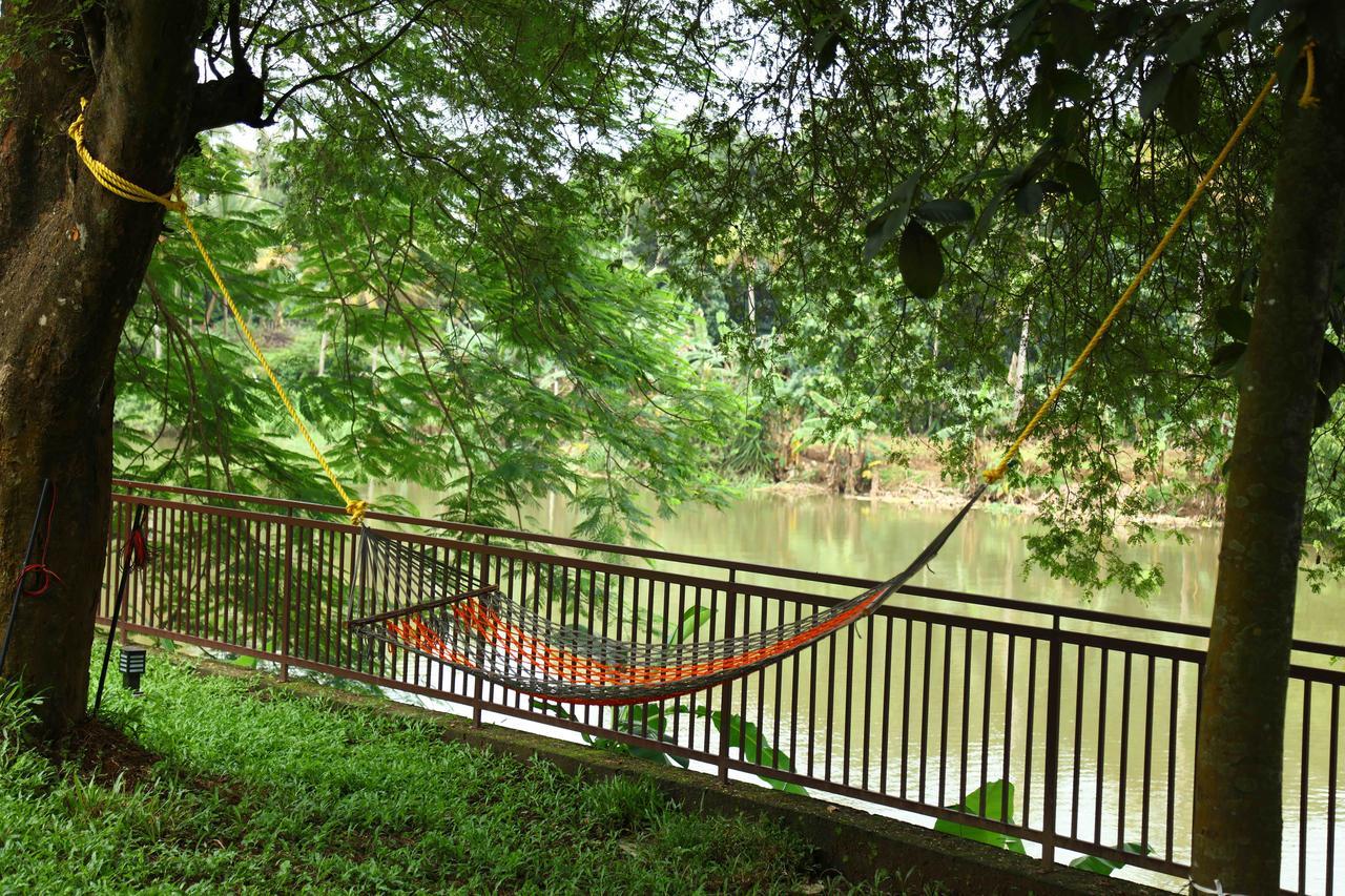 Nadhiyoram River Retreat Kochi Eksteriør billede